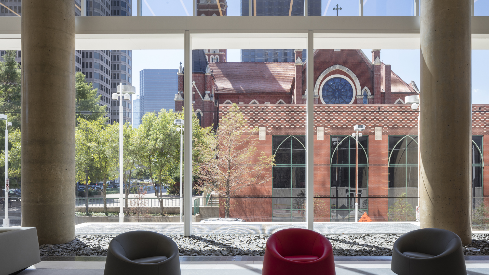 HALL ARTS KPMG PLAZA LOBBY